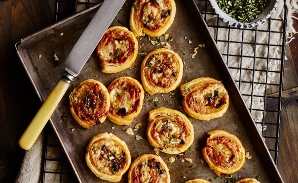 Spicy tomato and cheese scrolls