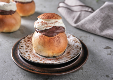 Semla med hasselnötskräm