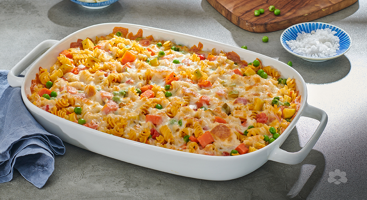 معكرونة بالفرن مع الجبن والخضار
