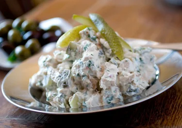 Kycklingröra med saltgurka