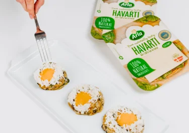 Nidos de calabacín, huevo y Arla Havarti