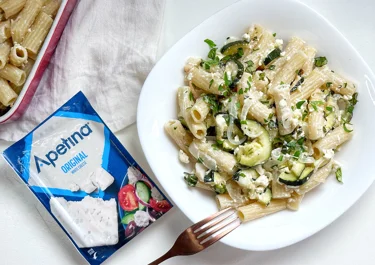 Pasta con calabacín y Arla Apetina