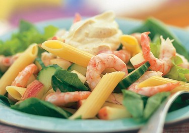 Itämainen katkarapu-pastasalaatti