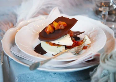 Mörk choklad med ädelost och tomatchutney