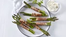 In spek gewikkelde asperges