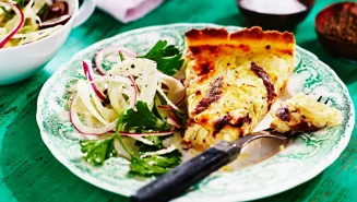 Lökpaj med sardeller