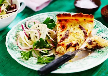 Lökpaj med sardeller