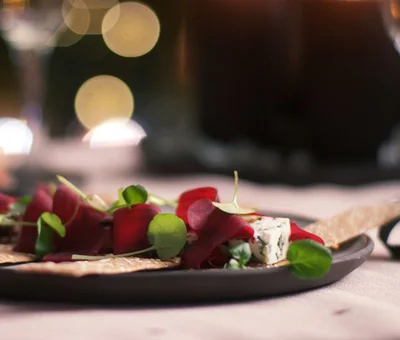 Danablu Canapés with beets and balsamic glaze