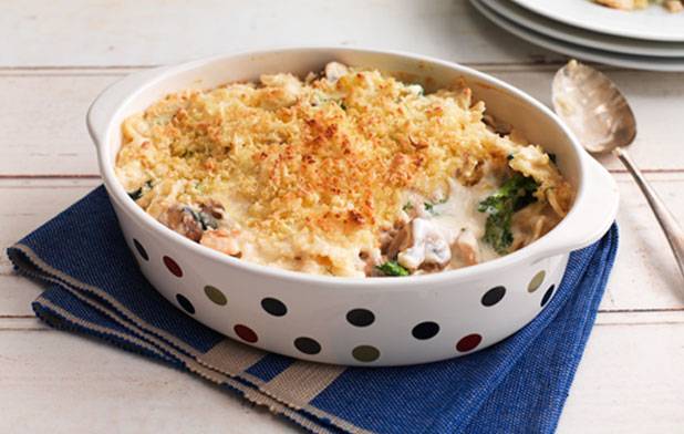 باستا التونا مع الجبنة والفطر