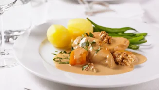 Kalkon med aprikoser och valnötter