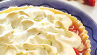 Jordgubbspaj med maräng och lime