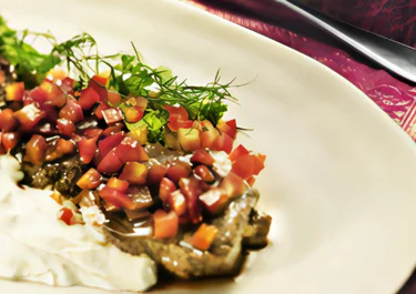 Kryddig oxfìlé med dillyoghurt