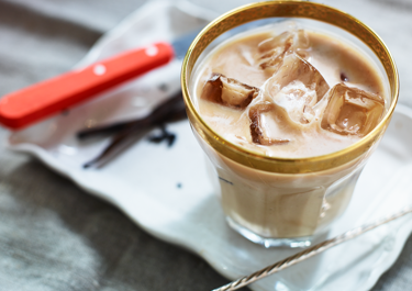 Koffie met karamelsiroop