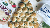Bolitas de Árbol de Navidad con Arla Havarti Jalapeño