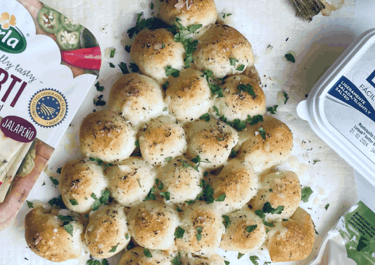 Bolitas de Árbol de Navidad con Arla Havarti Jalapeño