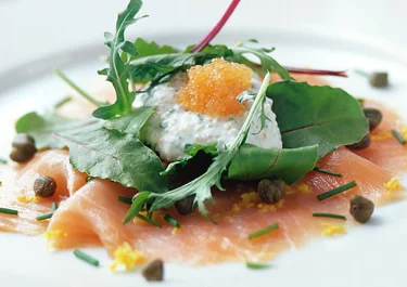 Lax med löjromsröra