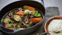 Älggryta med kanel och stjärnanis