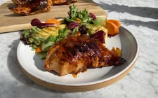 Poulet grillé hawaïen farci au fromage aux Havarti Crémeux Castello®