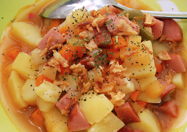 Makkarakeitto