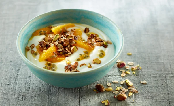Skyr mit Orange-Passionsfrucht-Topping