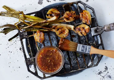 Grillad lök med apelsin- och chipotleglaze