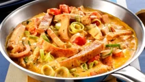 Korv Stroganoff med basilikasmak