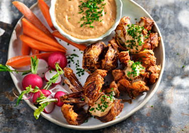 Blooming onion med ost- & chipotle-dipp