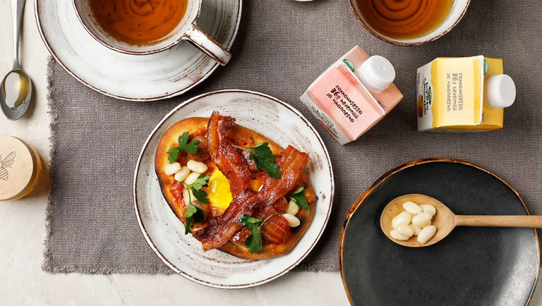 English breakfast pizza