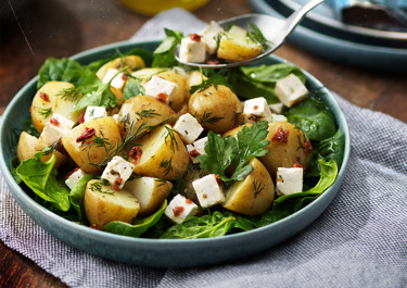 Pinaatti-perunasalaatti