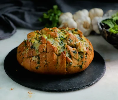 CHEESY GARLIC PULL-APART BREAD