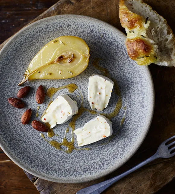 White with Chili & roasted fennel pears