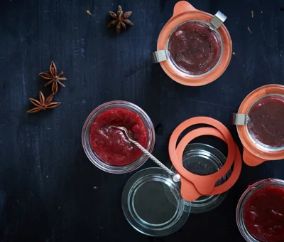 Rhubarb-redcurrant jam with star anise