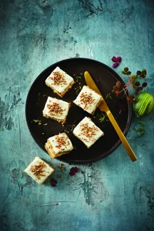 Cube-cakes med pastinak og limetopping