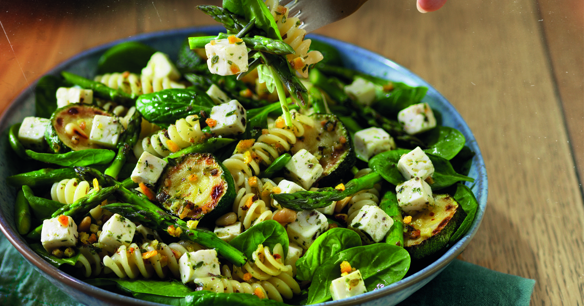 Courgette pastasalade (Recept) met witte kaas | Arla - Recept | Arla