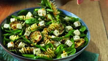Courgette pasta salad