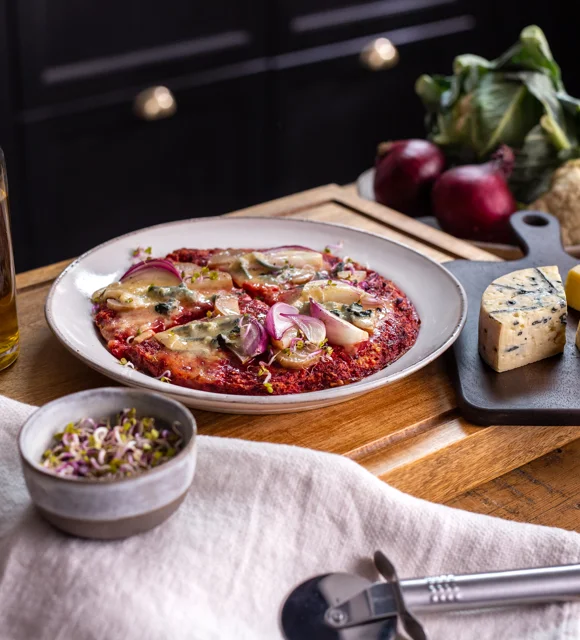 vegetarian pizza with cauliflower and blue cheese