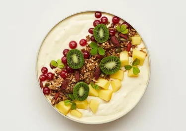 Mango smoothie bowl