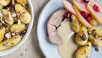 Dyrekølle med tranebærkompot