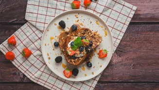 Cinnamon protein French toast with Skyr