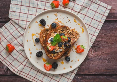 Cinnamon protein French toast with skyr