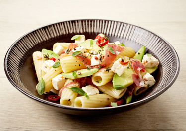 Kylmä pastasalaatti