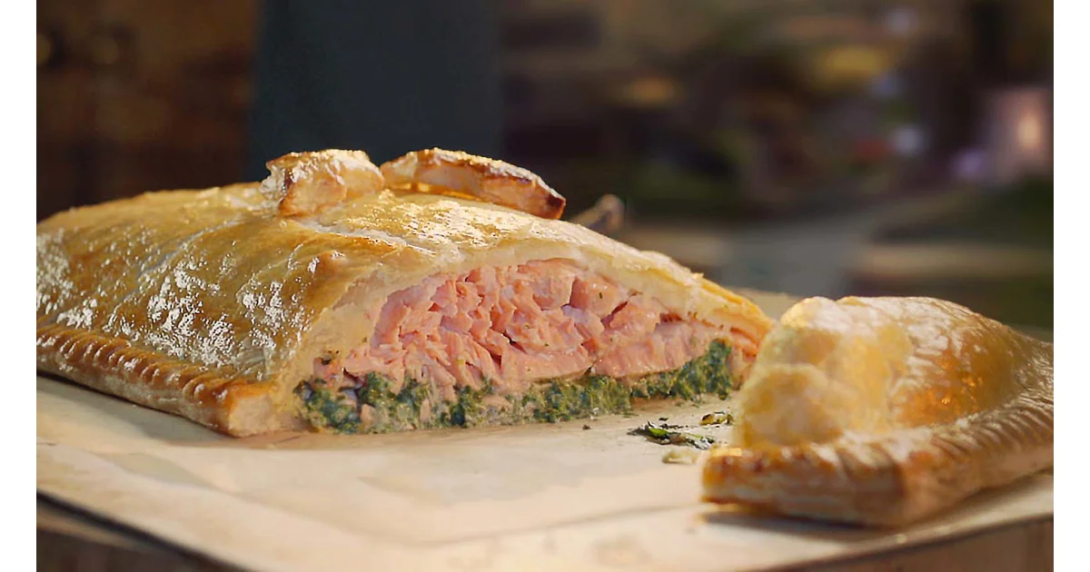 SALMON WELLINGTON