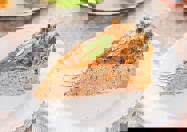 Quiche με κρέμα παντζάρι και μοτσαρέλα