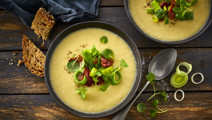 Kartoffelsuppe med porrer