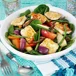 Grillad halloumi med ugnsbakad frukt- och grönsakssallad