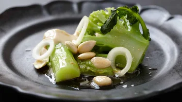 Broccoli och mandel med brynt smör