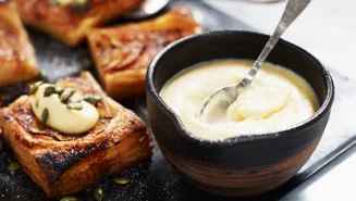 Äppelflarn med ingefärskräm