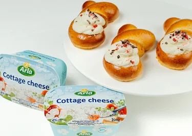 Minimonas de Pascua rellena de Cheescake con Arla Cottage