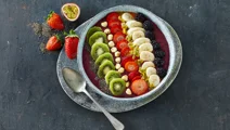 Smoothie bowl with oats