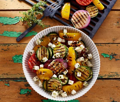 Grilled vegetables with garlic and thyme